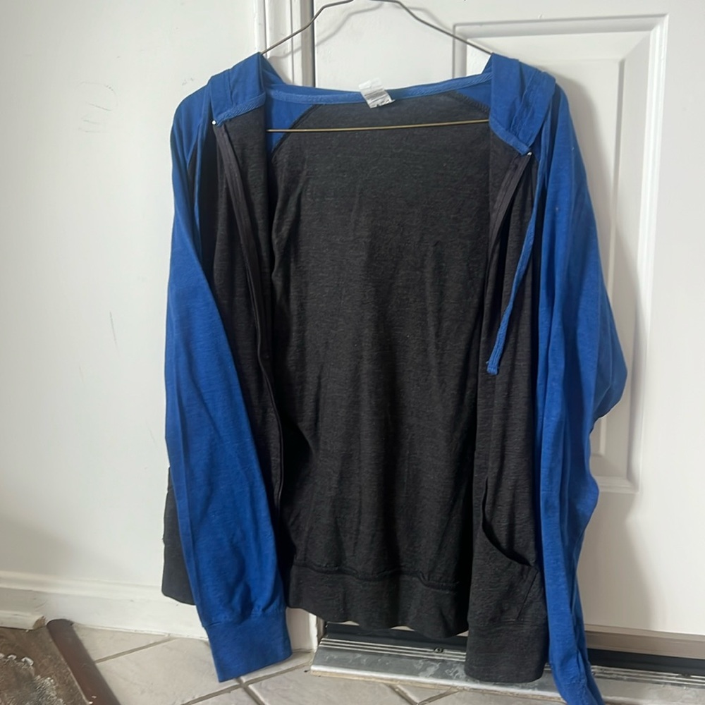 Light men’s zip up hoodie